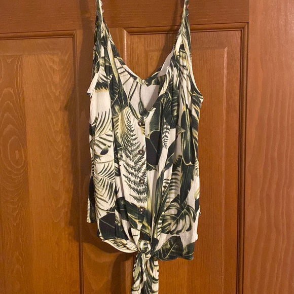 H&M Tops - H&M Palm Leaf Tank Top